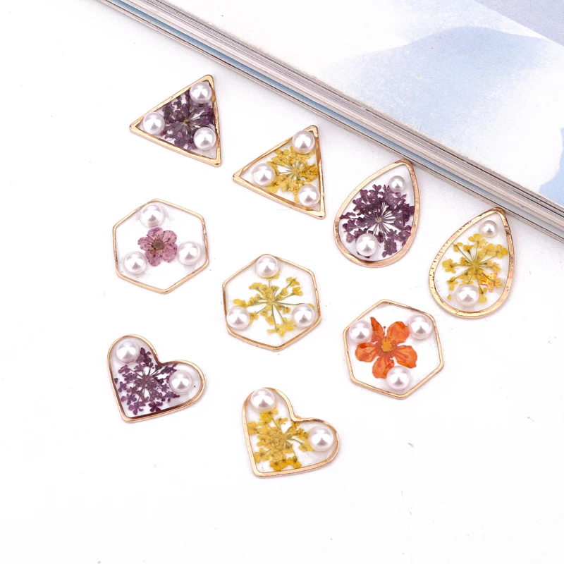 

3pcs Cute Geometric Pearl Dried Flower Resin Patch Cabochon Bead Findings Diy Charm Earring Brooch Small Handcraft Jewelry Make