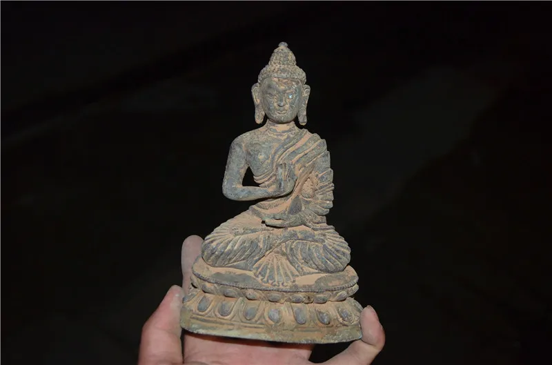 

China old bronze Collections from the countryside RuLai Buddha statue