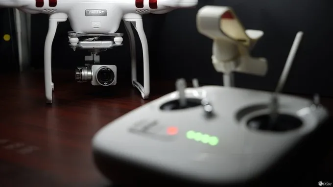 Freeshipping DJI Phantom 3 Standard Drone With 2.7K HD Camera Andgimbal RC Helicopter In Stock Freeshipping DJI Phantom 3 Standard Drone With 2.7K HD Camera Andgimbal RC Helicopter In Stock