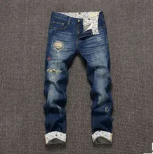 Neue jugend mode hohe qualität komfortable männer casual männer Lose jeans hosen lange hosen gerade einfache männer loch jeans