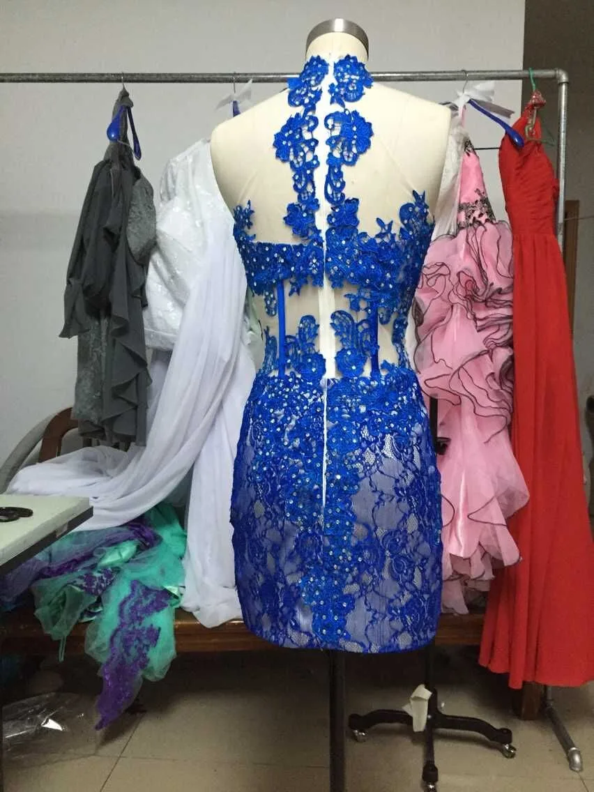 de festa curto de renda com beading