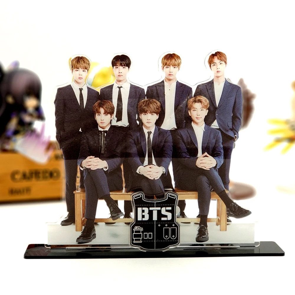 Amour Merci BTS Bangtan Garçons formelle porter groupe famille acrylique stand figure modèle support de plaque gâteau topper idol