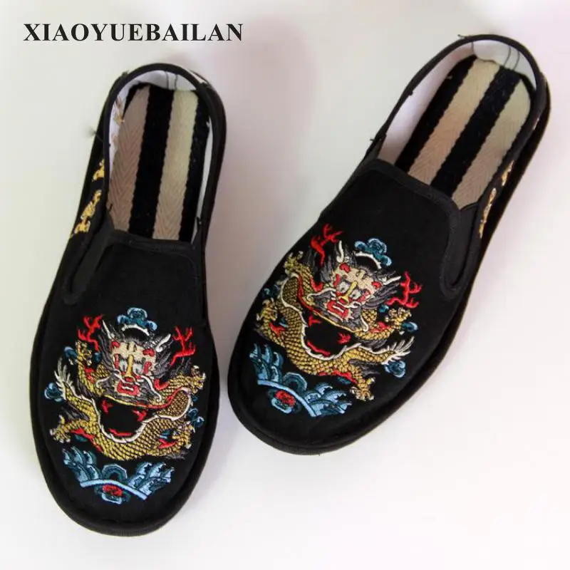 

China Xishan Embroidery Shoes Breathable Shoes Wind Social Guy Shoes