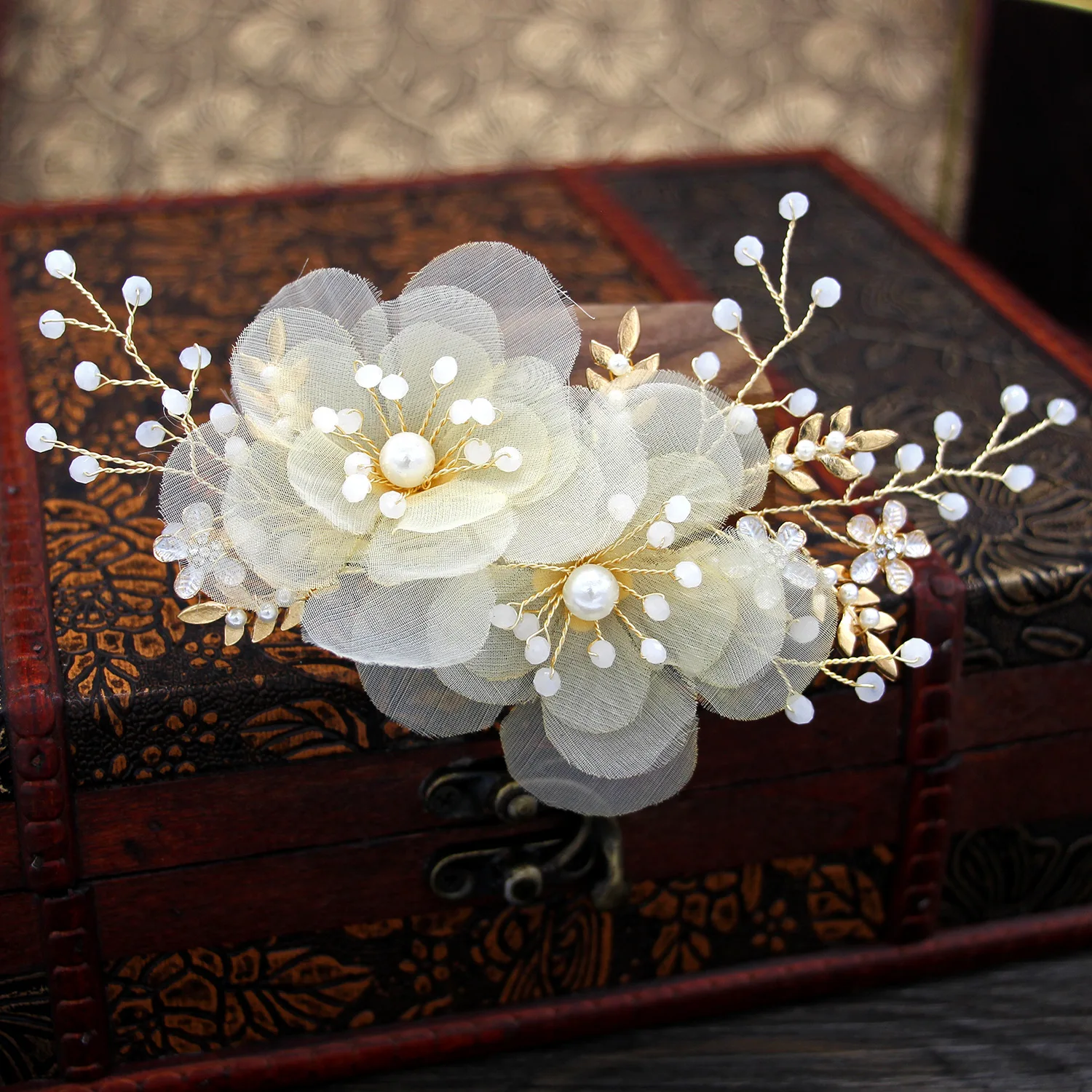 

Korean super-fairy Bridal Wedding headdress Beige silk bead barrette headdress bridal headdress accessories