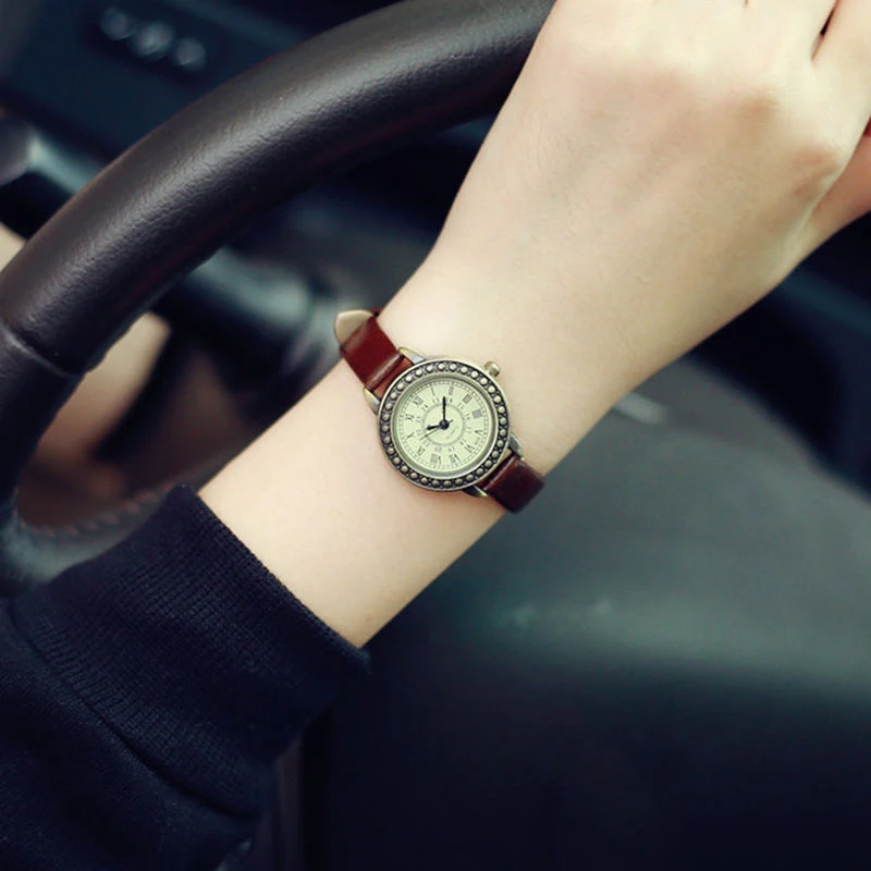Shellhard 1pc Retro Elegant Ladies Tiny Watch Roman Numerals Small Face Women Thin Leather Quartz Casual Wrist Watch
