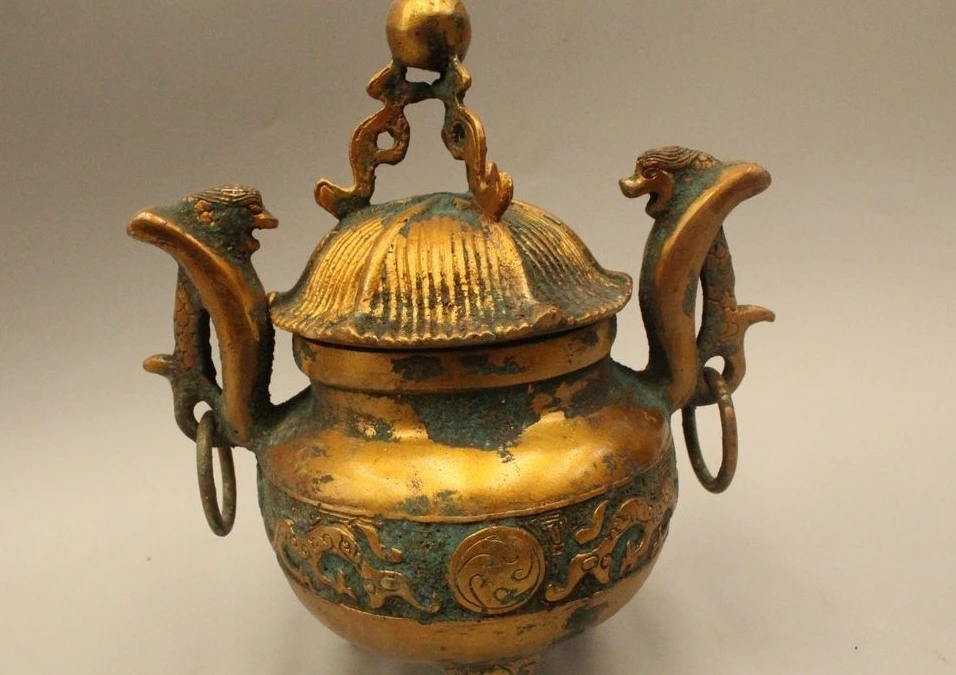 

7"Ancient China Chinese Dynasty Palace Bronze Gild Lion Ding Incense Burner Cens