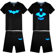 Лето неон флуоресцентный синий супергерой Бэтмен печатных Повседневное Детская Хлопковая футболка футболки Для мужчин комплекты футболки шорты брюки