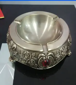 

The ancient Chinese decorations cupronickel plum - an ashtray