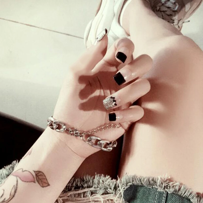 

24pcs/set Full Cover False Nails French Fake Fingernails Nail Art Salon DIY Designed Short Fake Nails Kit Including Glue