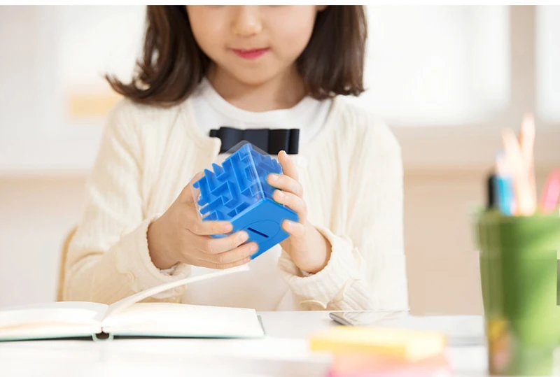 3D maze coin purse 2