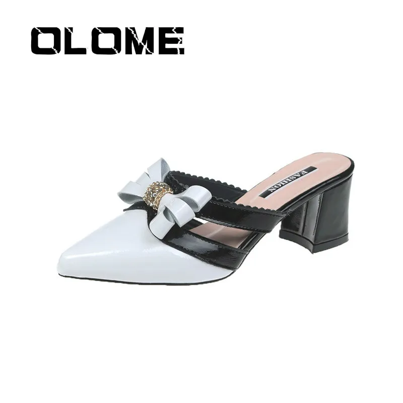 

2019 New Big Size Summer Slippers Women Sandals Fashion Women Slides Lady Rhinestone Bohemia Shoes Square Heel Girl Slippers