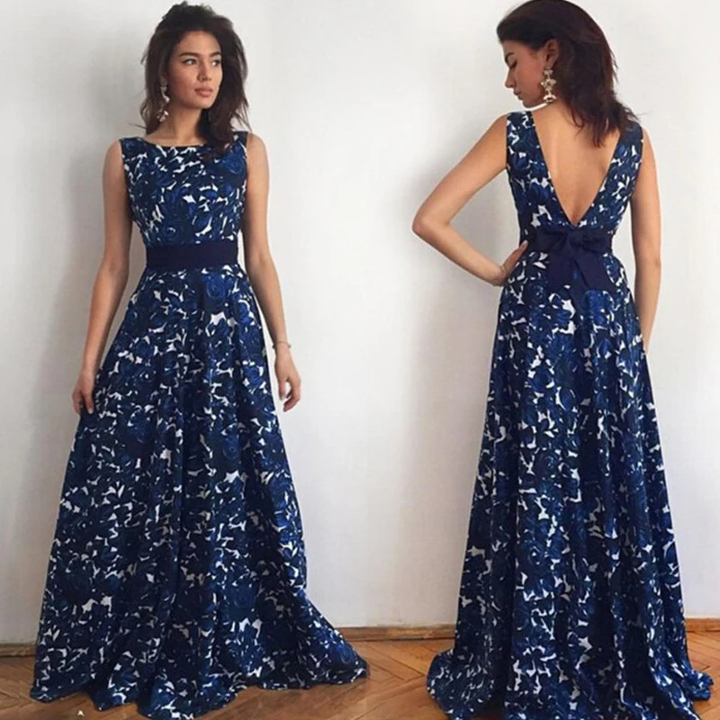 vestido azul marinho florido