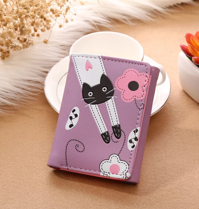 Для женщин кожаный бумажник портмоне кошелек двойного сложения Новинка года кредитной держатель для карт с рисунком милой кошки на застежке женские короткие сцепления Femme