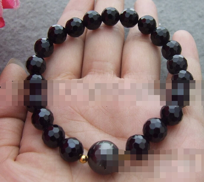 

09720 Natural Tahitian Pearl&Onyx Bracelet