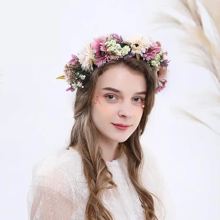 

2019 Bohemian Bride Daisy Wreath Headband Forest Queen Wreath Bridal Headdress Bridesmaid Decoration Wedding Bridal Flower