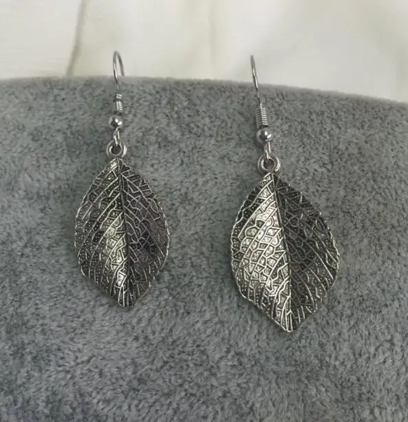 

ea210 2018 hot sale Fashion Bohemian Vintage alloy leaves earrings Female charm jewelry
