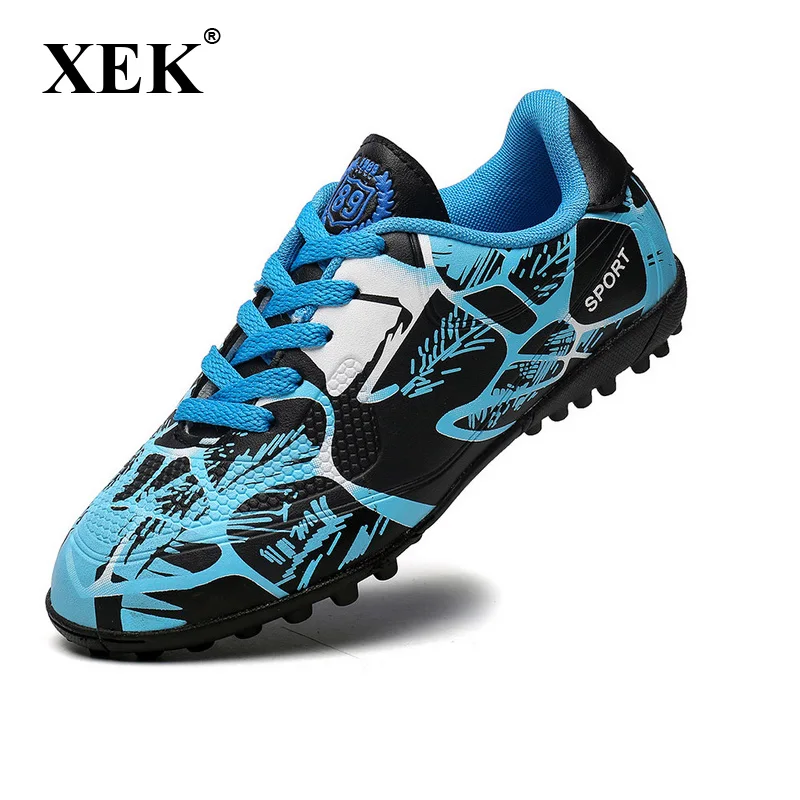 

XEK 2018 Soccer Shoes TF Soles Breathable Outdoor Sneakers For Men Football Training Boots GSS26