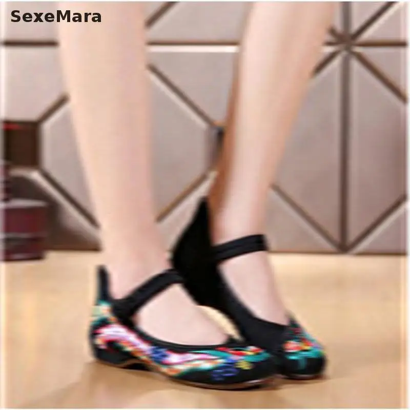 

Peacock Dancing Shoes Women Embroidery Shoes Flats with Mary Janes Casual Shoes Red+Black Soft Sole Old Peking Cloth Shoes Woman
