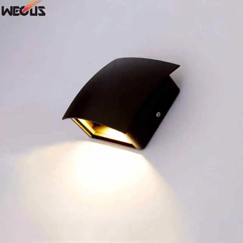 

(WECUS) Modern minimalist LED wall light, outdoor waterproof (IP55) terrace balcony light, outdoor aisle / corridor wall lamps