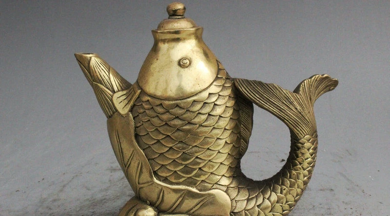 

6" Marked Old China brass fengshui Auspicious Fish statue Wine Pot TeaPot Flagon