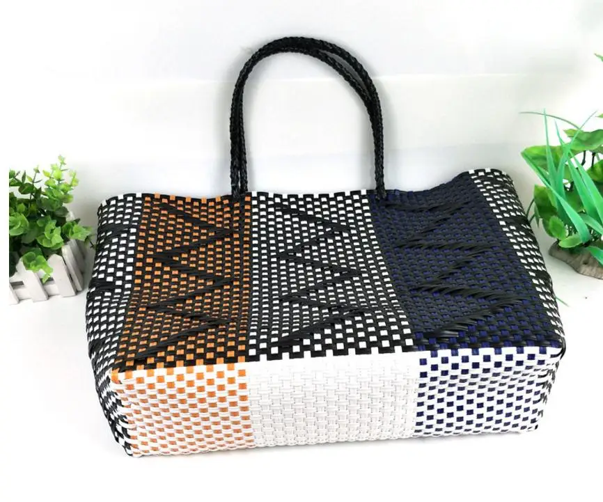 2026 Fashion Women Durable Weave Beach Bag Woven Bucket Bag Casual Tote Handbags Bags Popular Receive straw plastic braided