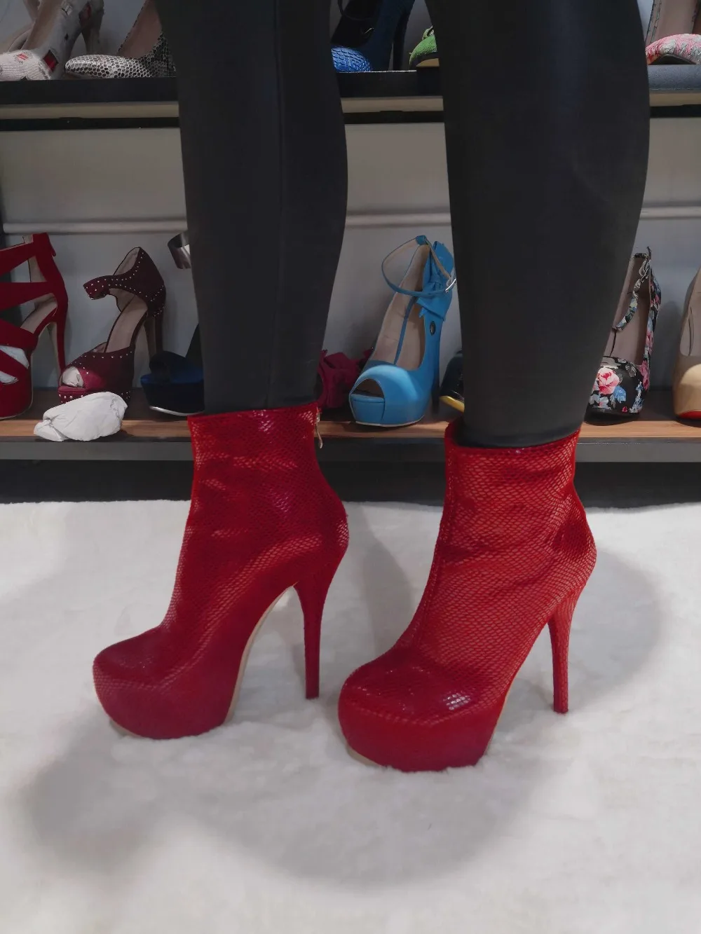 Botas mujer sezy на Красной платформе Высокий каблук женские ботильоны принт змеиной кожи на молнии с круглым носком свадебные туфли женские size47