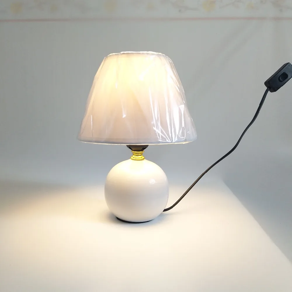 

Cute creative small table lamp fashion wedding gift table lamp reading eye lamp Korean girl warm bedside lamp