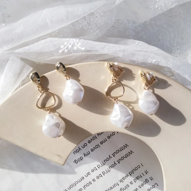 

Korean Simple Creative Lady Sweet Imitation Pearl Clip Earrings Women Girl Fashion Temperament Asymmetry Jewelry Accessories