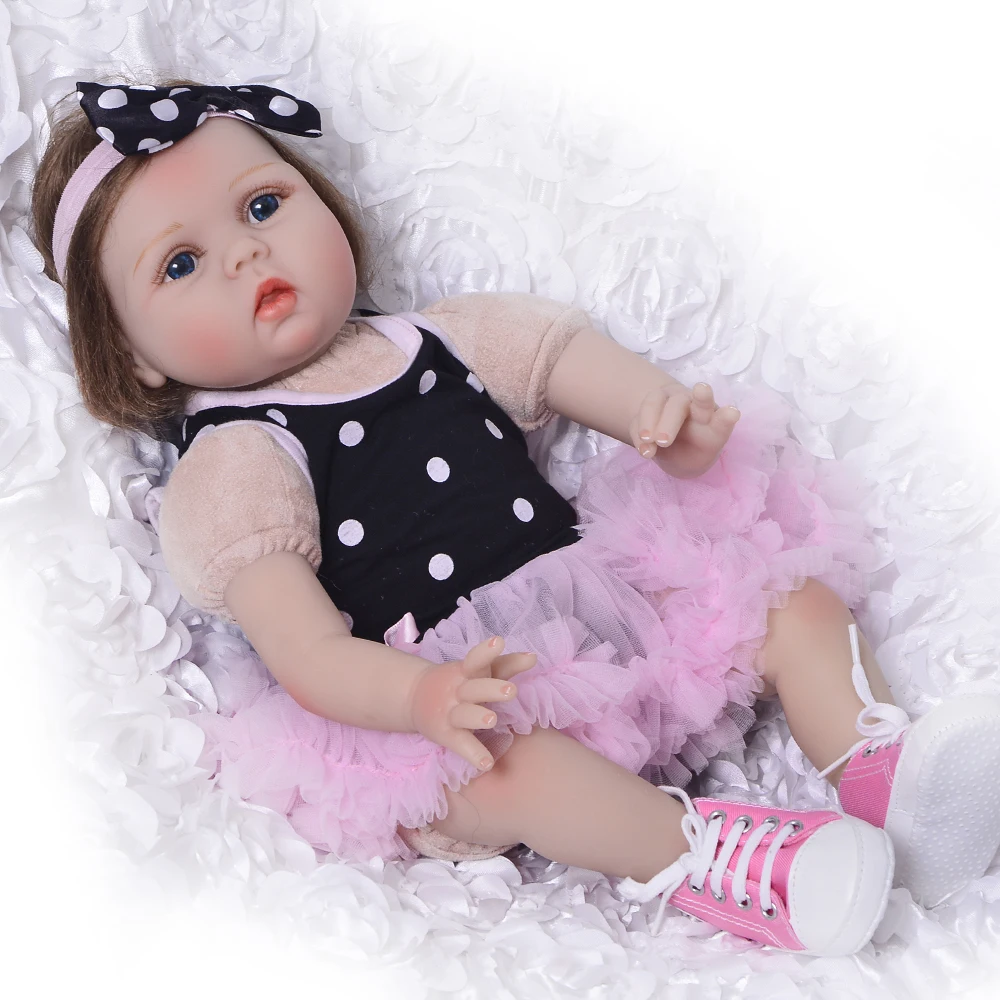 

New 55 cm Cute Fiber Hair Reborn Soft Silicone Newborn Doll For Girl 22'' lovely Reborn Baby Doll Cloth Body Kids Birthday Gifts