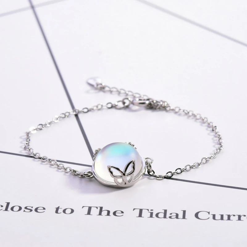 

Simple Romantic Round Semi-precious Moonstone Bracelet For Women Butterfly Silver Color Charm Chain Party Fashion Jewelry KBH221