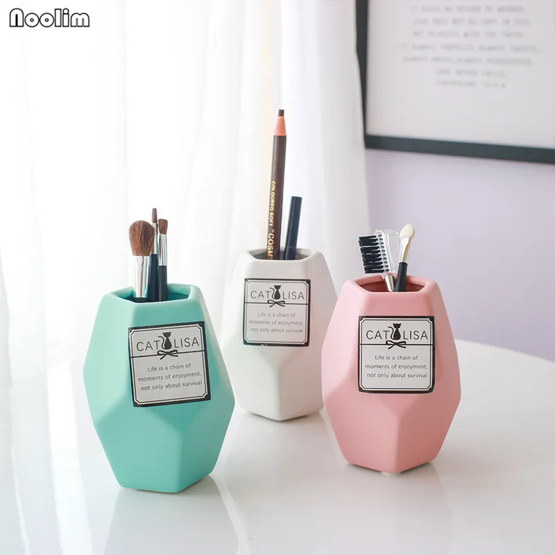 

Creative Nordic Ceramic Rhombic Makeup Brush Cosmetic Storage Holder Makeup Pen Organizer Home Office Desktop Pen Storage Box
