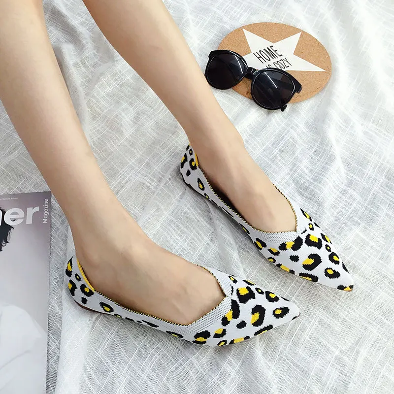 GENSHUO/Летняя женская обувь; дышащая обувь на мягкой подошве с леопардовым принтом; камуфляжная трикотажная обувь на плоской подошве с острым закрытым носком; обувь на плоской подошве