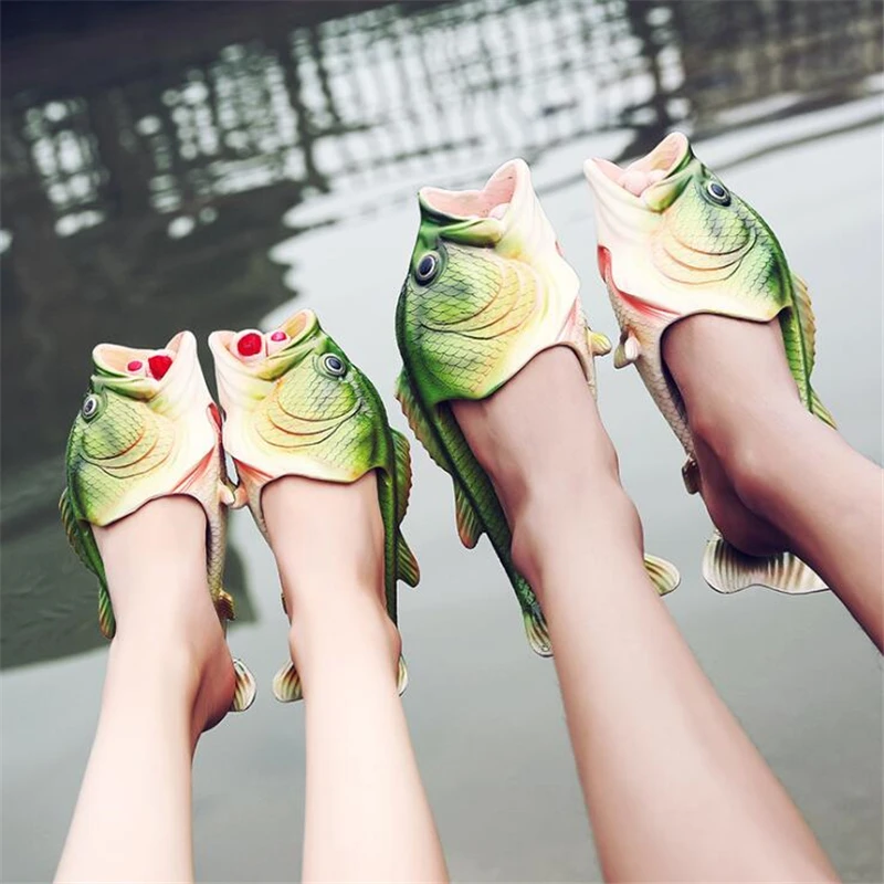 

2019 The new Creative Fish-shaped Male Slippers Word Drag Summer Outdoor Drag Men And Women Beach Shoes Fish Slippers couples