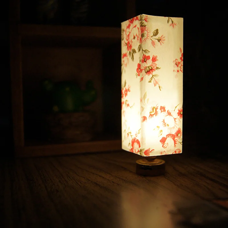 

1:12 Dollhouse Miniature Chinese Hibiscus Pattern Lamp Deck Light LED Lighting for Doll Furniture Accessories Toy