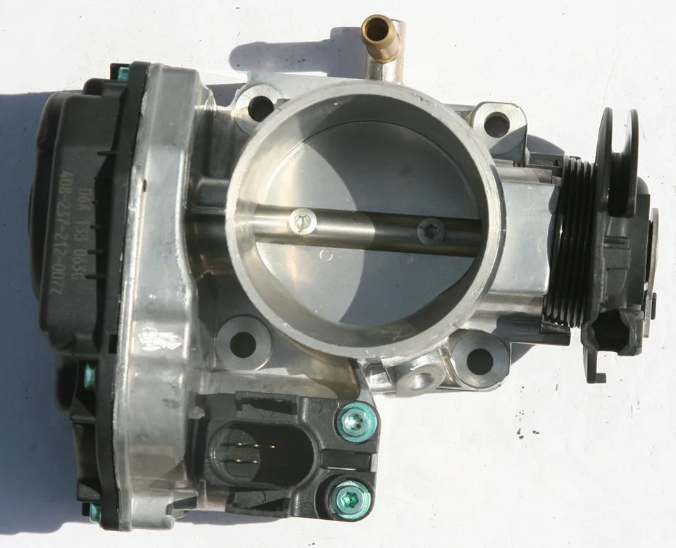 Корпус дроссельной заслонки с двигателем и TPS для Volkswagen Bora Golf IV Audi A3 Skoda Octavia 1 8 T OE