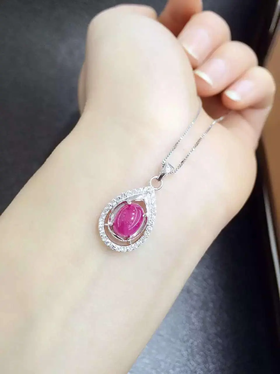 

2017 Collares Qi Xuan_Natural Red Stone Fashion Pendant Necklaces_Real Necklaces_Quality Guaranteed_Manufacturer Directly Sale