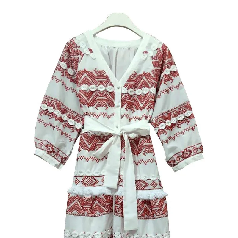 TWOTWINSTYLE Vintage Embroidery Tassel Patchwork