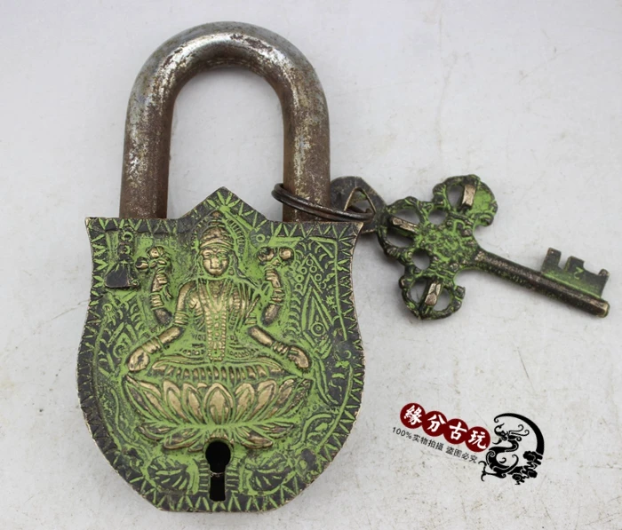 Chinese old Bronze statue Bronze lock anti theft lockin Statues