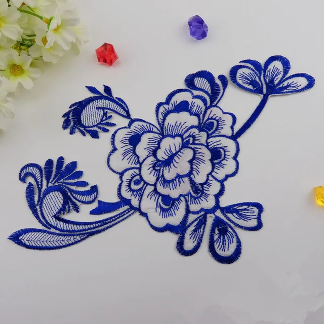 

DoreenBeads Blue and white Peony Embroidery Motif Flower Sew On Iron On Patches Applique DIY Clothing Accessories 1PC