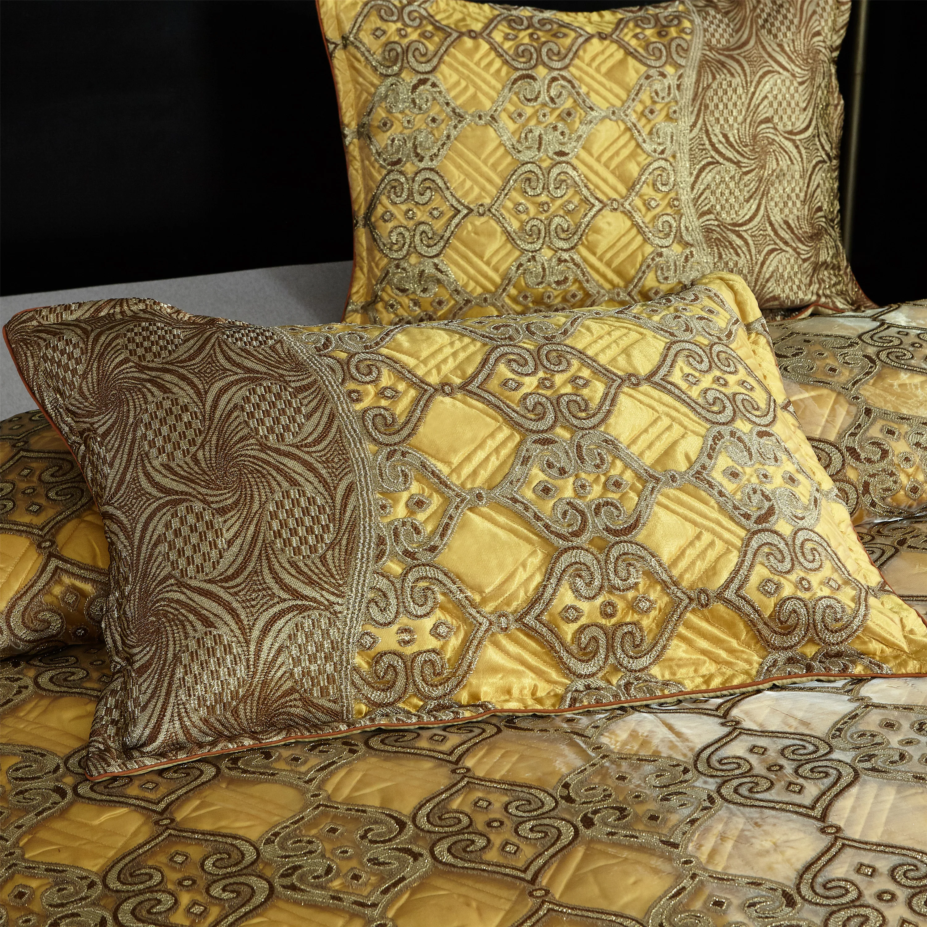 FAMVOTAR Luxury Flax Linen Bedspread High End Embossed Geometric Pattern 3 Piece Quilted Set Queen Size Golden Yellow Bedspread