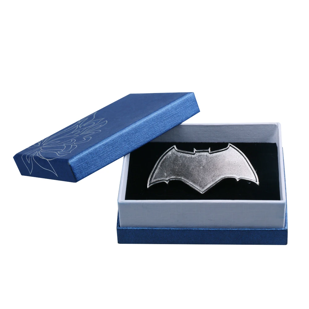 Batman v Superman Dawn of Justice Metal Weapon Bat Darts Brooches Cosplay Prop Accessory Halloween Party Prop
