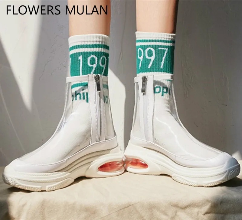 

Fashion Show Transparent PVC Upper Women Rain Boots Round Toe Middle Hoof Heels Side Zip Sock Sneakers Boots Shoes Famous Brand