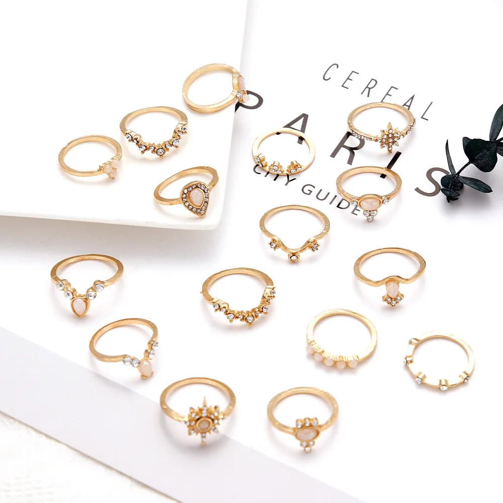 

Cuteeco 16 Pcs/set Vintage Gem Crown Crystal Geometry Star Gold Finger Ring Set Bohomian Charm Wedding Jewelry Engagement Gift