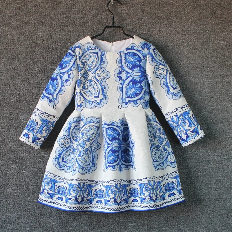 Весеннее длинное платье с принтом и складками для мамы и дочки брендовые юбки для детей одинаковая одежда для всей семьи нарядные платья для мам и дочек