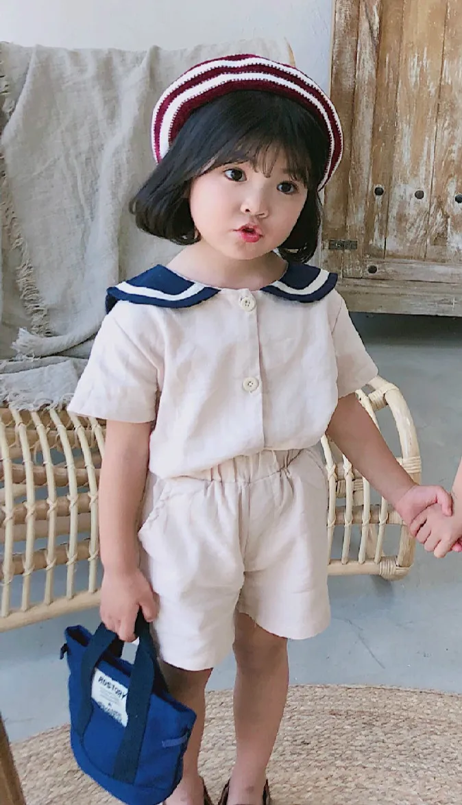 Летние комплекты модной детской одежды в японском стиле для мальчиков и девочек детская хлопковая льняная Мягкая футболка с матросским воротником и шорты, 2 предмета