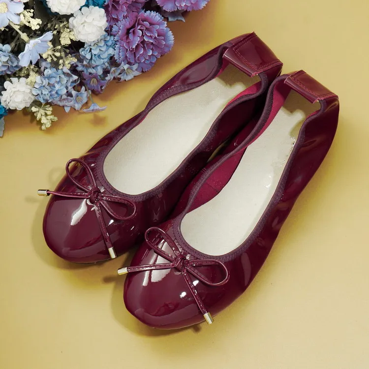 Плюс Размеры Модные женские туфли из натуральной кожи балетки на плоской подошве складная обувь Портативный путешествия Туфли без каблуков rollable Обувь для танцев - Цвет: red Patent leather