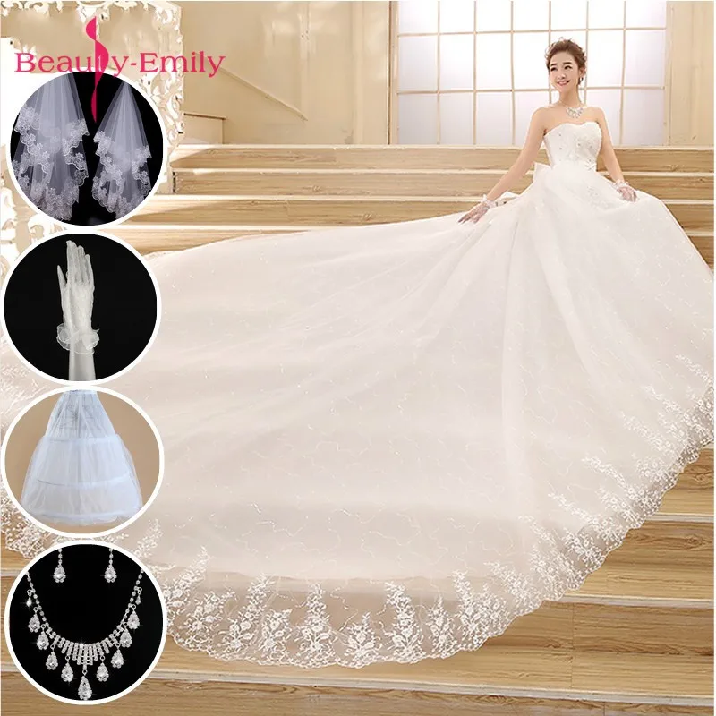 Koop Beauty Emily Plus Size Wit Rood Trouwjurken 2018 Baljurk Kralen Sweetheart Lace Up Wedding Party Bruidsjurken sluier