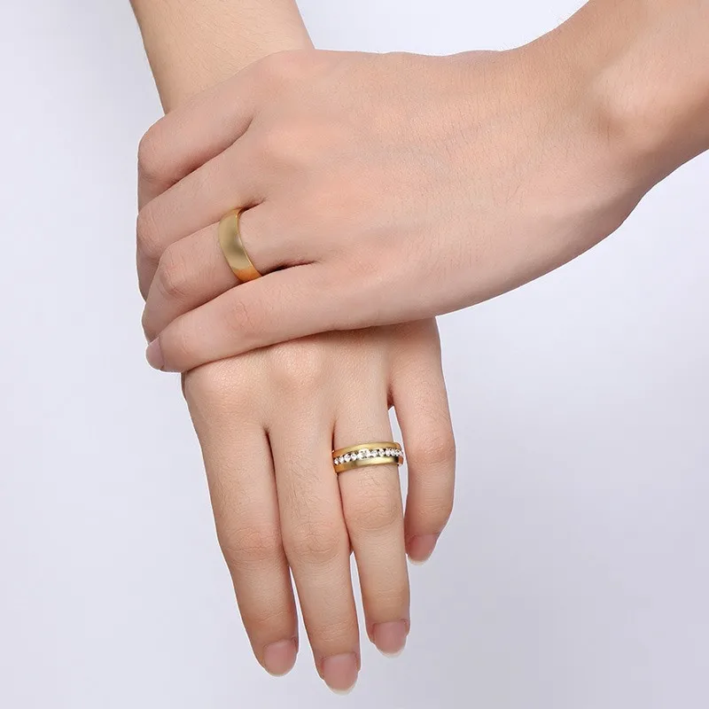 Modyle 2019 New Fashion Gold color Stainless Steel Wedding Bands Shiny Crystal Ring for Female Male Jewelry 6mm Engagement Ring