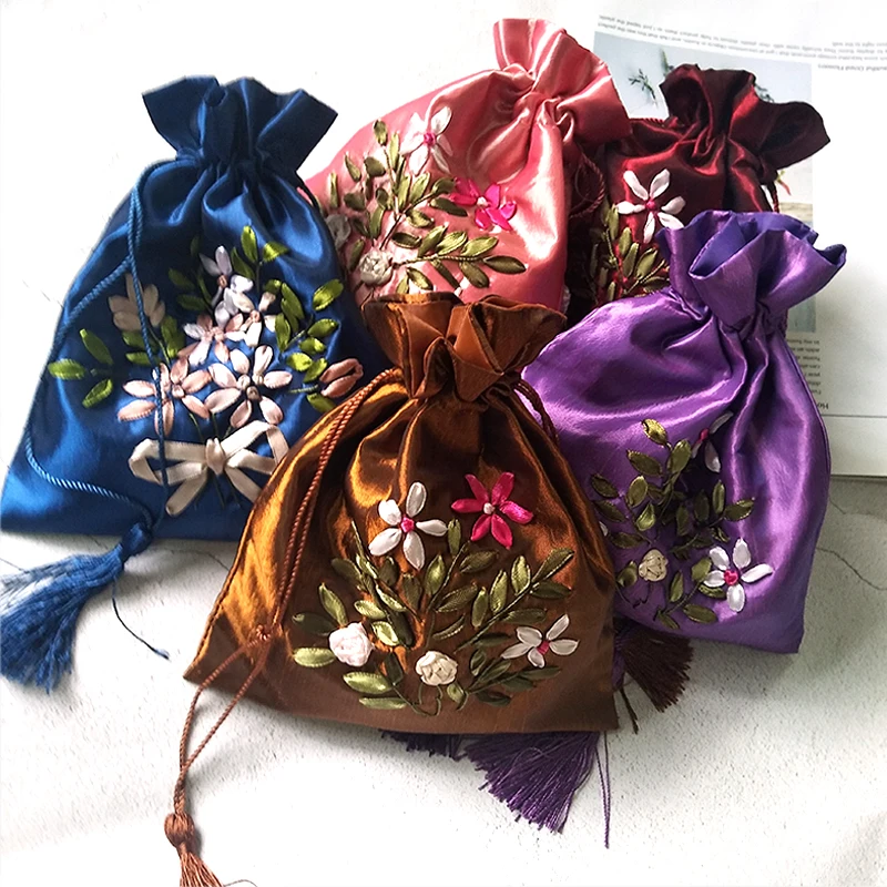 

embroidery sachet ribbon embroidery smoke national wind restoring ancient ways like tassel bag cloth art receive bag