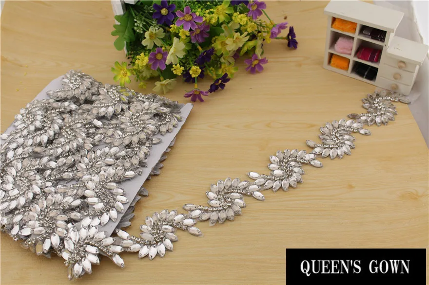 

2015 Latest New Design Luxury Bridal bow Clear Crystal Rhinestone Trim for Wedding Garment Bags Dresses Decoration chain RT119